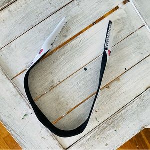 Blue light seltzer glasses connectors